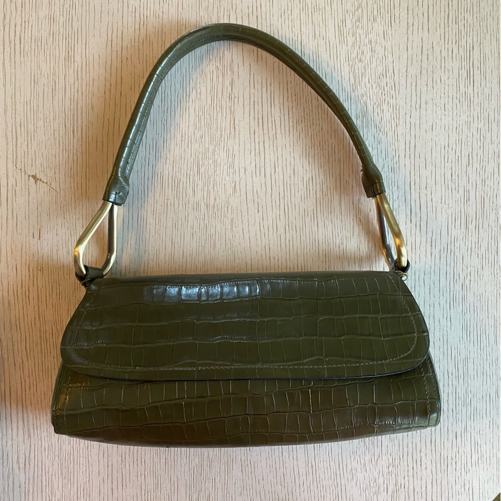 Vintage Bueno faux alligator purse